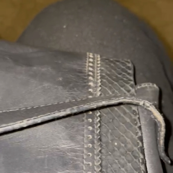 Salvatore Ferragamo Crossbody Leather Bag - Picture 9 of 10